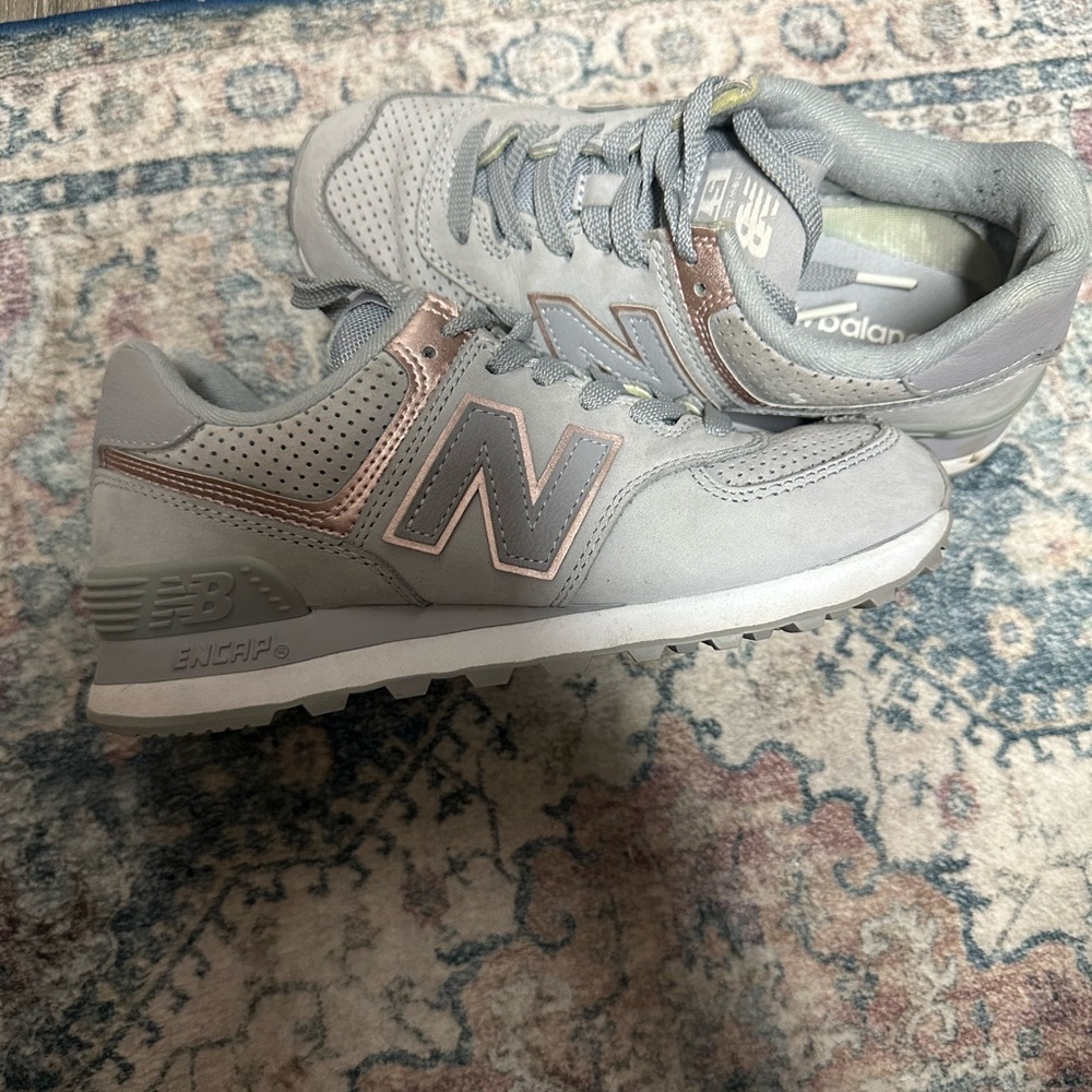 New Balance Women's Light Gray and Pink Sneakers